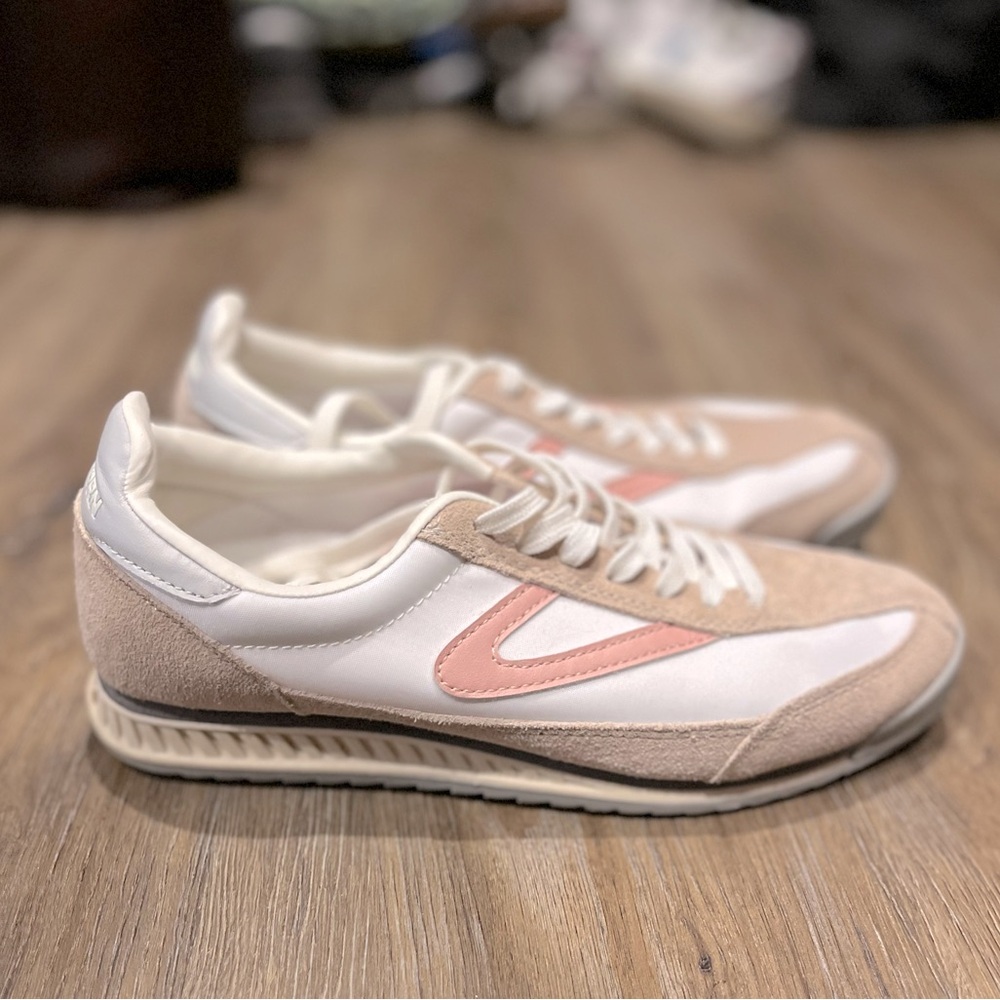Tretorn Women's Sneakers in Pink and White